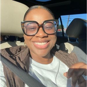 Meet your Posher, Shayna